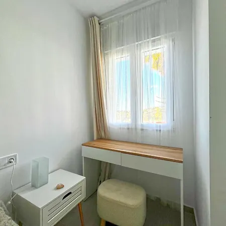 Chillvibe Residences 公寓 卡拉德米哈斯